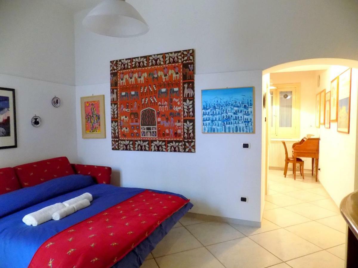 Wonderful Apartment - 5 Minutes Walking From The Beach Bari Bagian luar foto